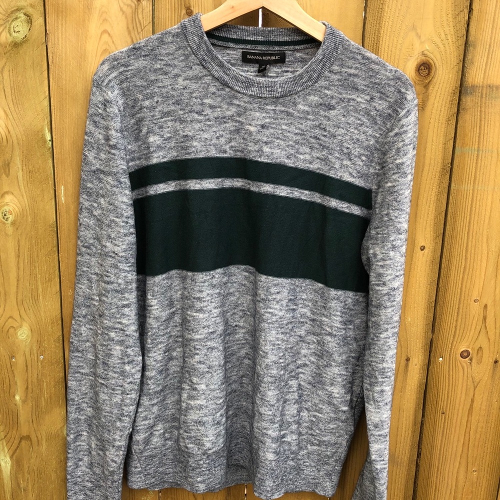 Banana Republic sweater size M